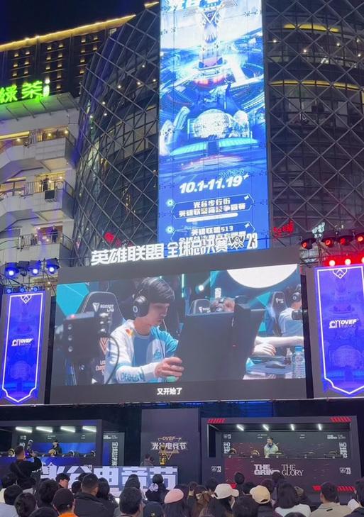 光谷英雄联盟的进入方式是什么？