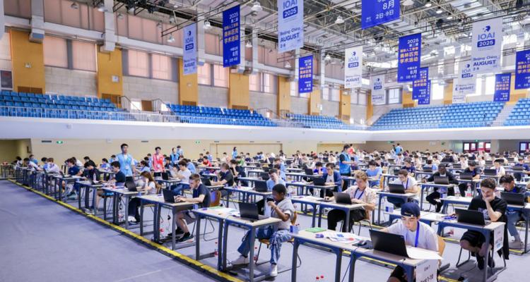 北京市十一学校&times;火山引擎：全球AI少年齐聚北京，以代码会友